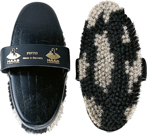 Hass Pinto Grooming brush for horses showing the front and back view