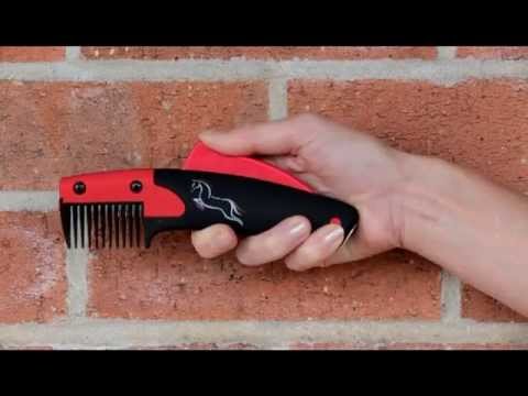 Demonstration video on how to use the Sologroom Solocomb for horses